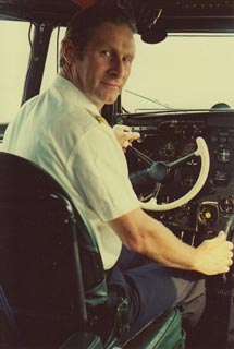 Flugzeugkommandant Hans Klecha in der IL 14  DM-SAL